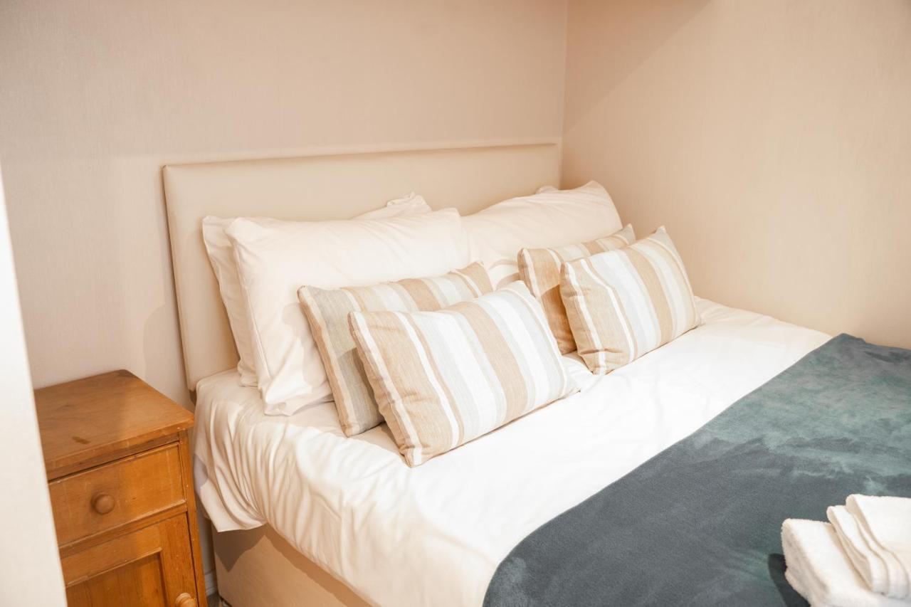 Pass The Keys The Lodge At Point House Farm - Sleeps Up To 6 Chester Exterior photo